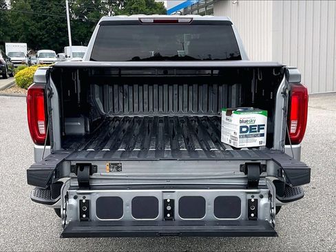 Used 2023 GMC Sierra 1500 SLT w/ SLT Premium Package AWD/4WD image 31