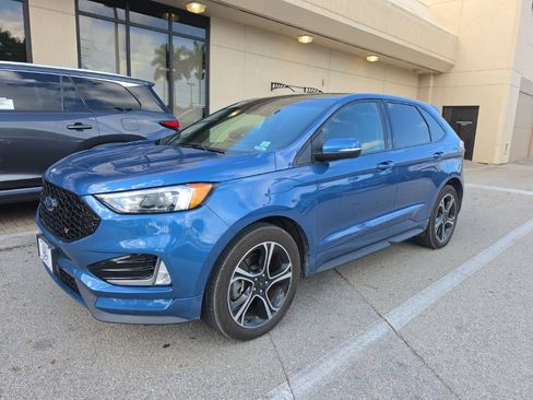 Used 2019 Ford Edge ST w/ Cold Weather Package AWD/4WD image 2