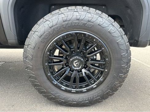 New 2026 GMC Sierra 2500 Denali Ultimate AWD/4WD image 17