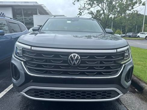 Certified 2024 Volkswagen Atlas Cross Sport SE w/ Panoramic Sunroof Package AWD/4WD image 3