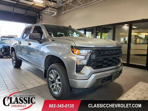 Used 2023 Chevrolet Silverado 1500 Custom AWD/4WD image 1