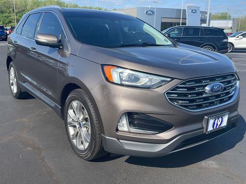 Used 2019 Ford Edge Titanium FWD image 8