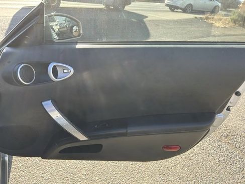 Used 2004 Nissan 350Z Enthusiast image 15