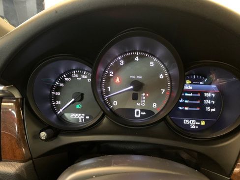 Used 2022 Porsche Macan S AWD/4WD image 28