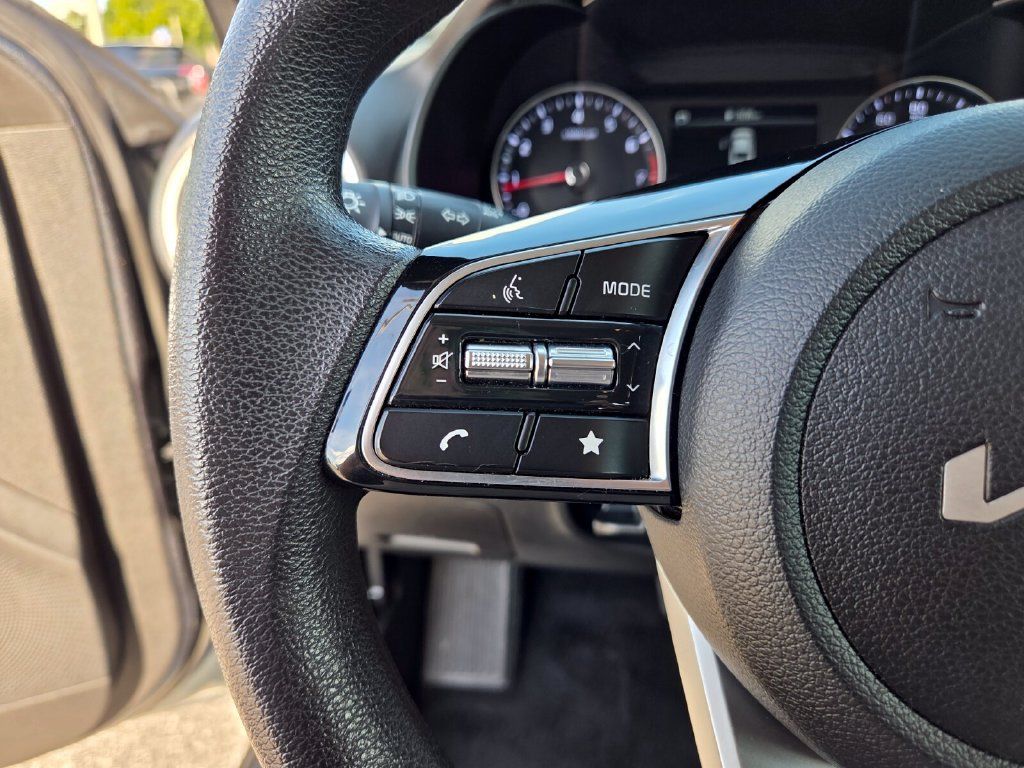 Used 2023 Kia Forte LXS FWD image 28