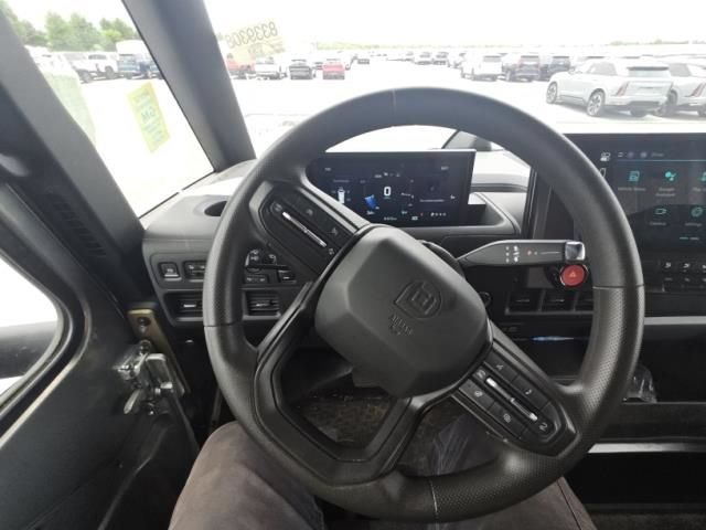 Used 2024 Chevrolet Brightdrop 600 w/ Commercial Equipment Package AWD/4WD image 44