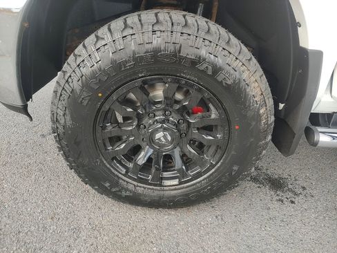 Used 2014 RAM 2500 Laramie image 17