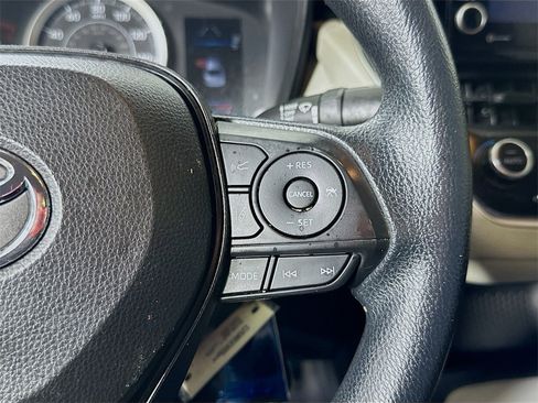 Used 2022 Toyota Corolla LE image 21