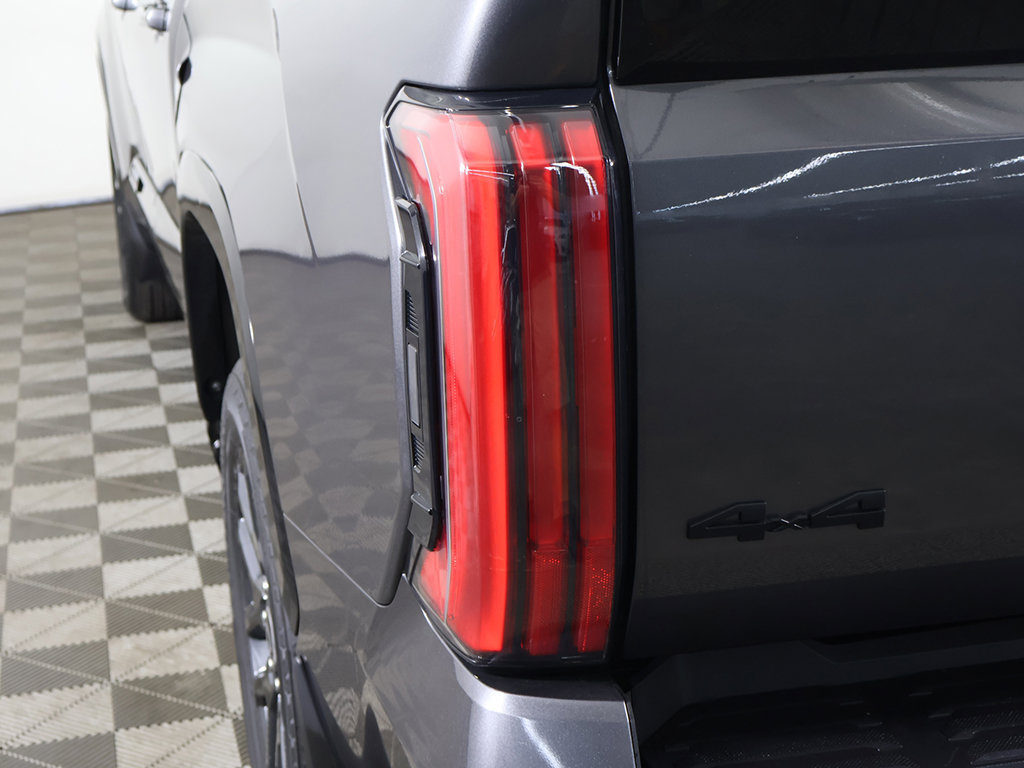 Used 2022 Toyota Tundra Platinum AWD/4WD image 17
