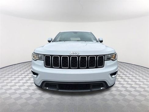 Used 2020 Jeep Grand Cherokee Limited w/ Luxury Group II image 2