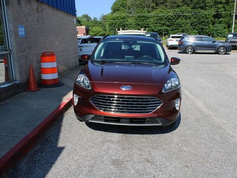 Used 2021 Ford Escape Titanium w/ Titanium Elite Package FWD image 2