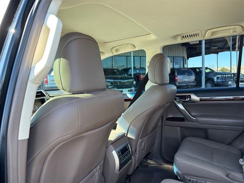 Used 2019 Lexus GX 460 image 27