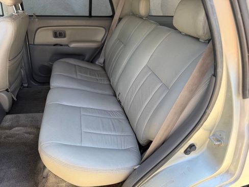 Used 2002 Toyota 4Runner SR5 RWD image 13