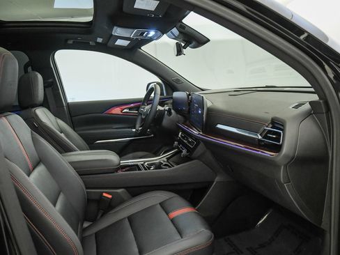 Used 2024 Chevrolet Traverse RS w/ LPO, Cargo Package FWD image 16