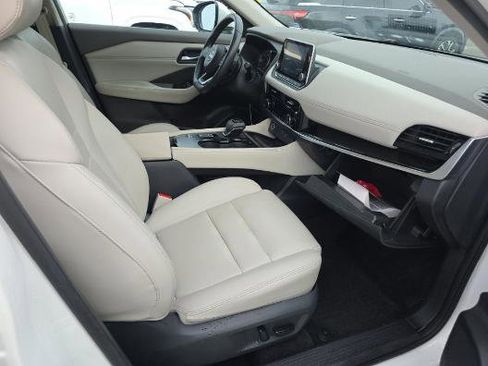 Used 2023 Nissan Rogue SL FWD image 8