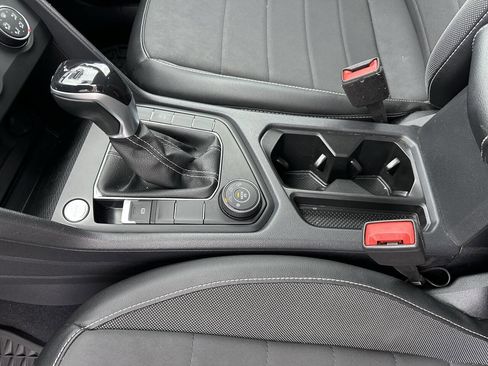 Used 2022 Volkswagen Taos SE image 28