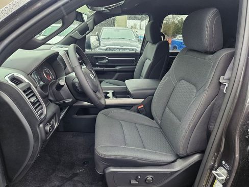 New 2026 RAM 1500 4x4 Crew Cab image 13