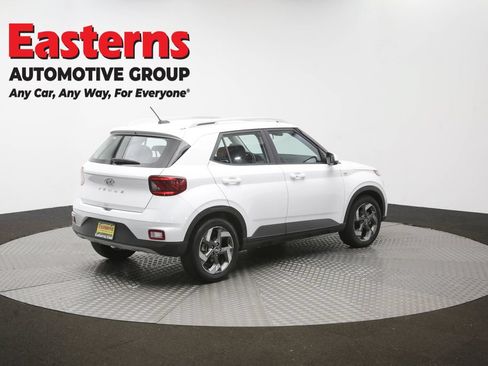 Used 2025 Hyundai Venue SEL FWD image 38