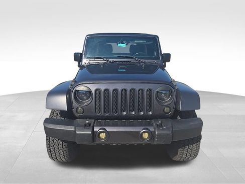 Used 2016 Jeep Wrangler Unlimited Sahara w/ Connectivity Group AWD/4WD image 8