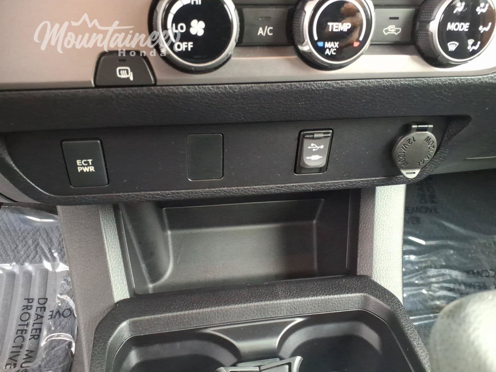Used 2016 Toyota Tacoma SR5 RWD image 38