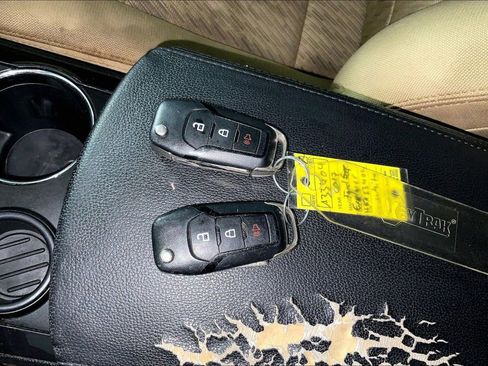 Used 2017 Ford Explorer FWD image 13