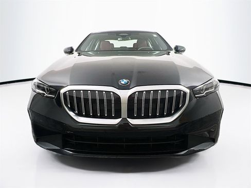 New 2025 BMW 530i xDrive image 2
