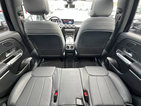 Used 2021 Mercedes-Benz GLB 250 4MATIC image 13