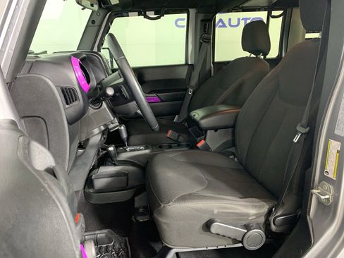 Used 2017 Jeep Wrangler Unlimited Sport w/ Connectivity Group image 16