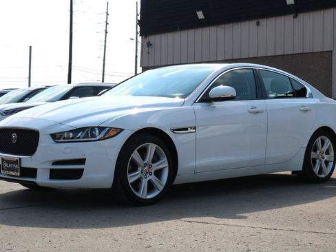 Used 2017 Jaguar XE Premium AWD/4WD image 12