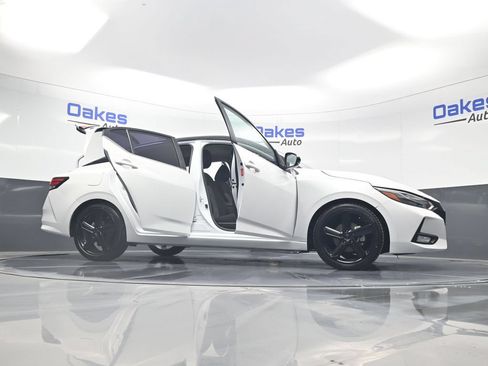 Used 2023 Nissan Sentra SR w/ Midnight Edition Package FWD image 58