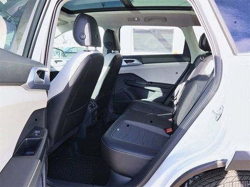 New 2026 Volkswagen Taos SE image 15