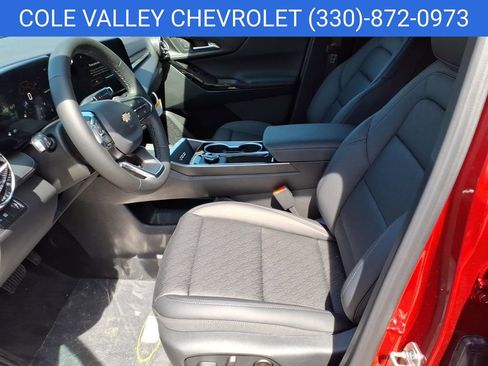 New 2026 Chevrolet Equinox LT w/ Convenience Package II FWD image 6