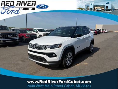 Used 2025 Jeep Compass Limited image 1