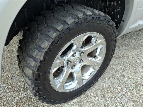 Used 2018 RAM 1500 Laramie w/ Convenience Group AWD/4WD image 6