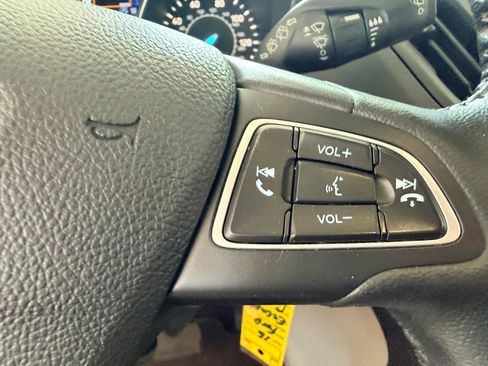 Used 2018 Ford Escape SEL image 16