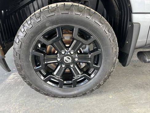 Used 2018 Nissan Titan SL w/ Midnight Edition AWD/4WD image 11