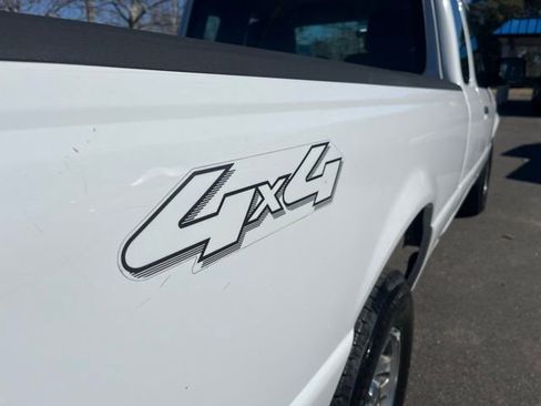 Used 2011 Ford Ranger XLT image 9