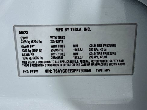 Used 2023 Tesla Model Y Long Range AWD/4WD image 49
