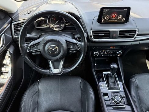 Used 2018 MAZDA MAZDA3 Grand Touring w/ Premium Equipment Package FWD image 11