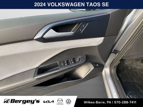 Used 2024 Volkswagen Taos SE w/ Black Wheel Plus Package AWD/4WD image 6