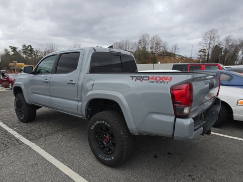 Used 2019 Toyota Tacoma TRD Off-Road image 3