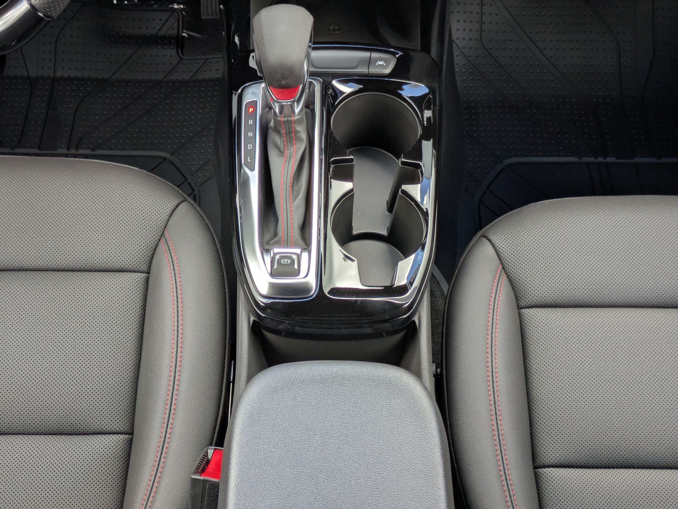 New 2026 Chevrolet Trax RS w/ Sunroof Package FWD image 6