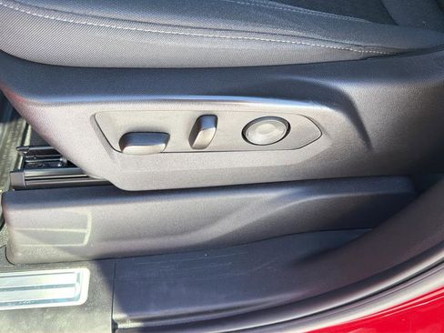 Used 2025 Chevrolet Silverado 1500 LT image 19