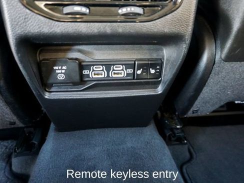 Used 2023 Jeep Grand Cherokee Limited w/ Luxury Tech Group II image 10