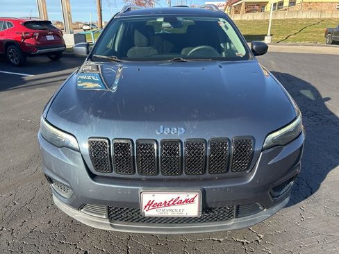 Used 2020 Jeep Cherokee Latitude image 2