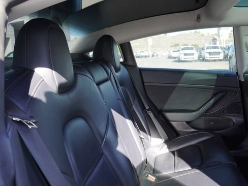 Used 2020 Tesla Model 3 Standard Range Plus image 19