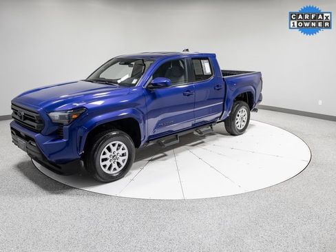 Used 2025 Toyota Tacoma SR5 image 33