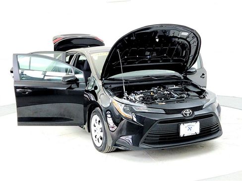 Certified 2024 Toyota Corolla LE image 9