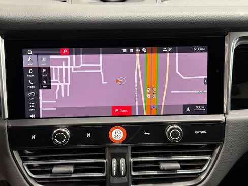 Used 2025 Porsche Macan image 33