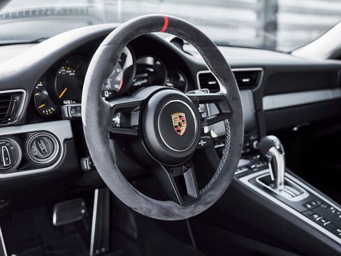 Used 2018 Porsche 911 GT3 w/ Sport Chrono Package RWD image 33